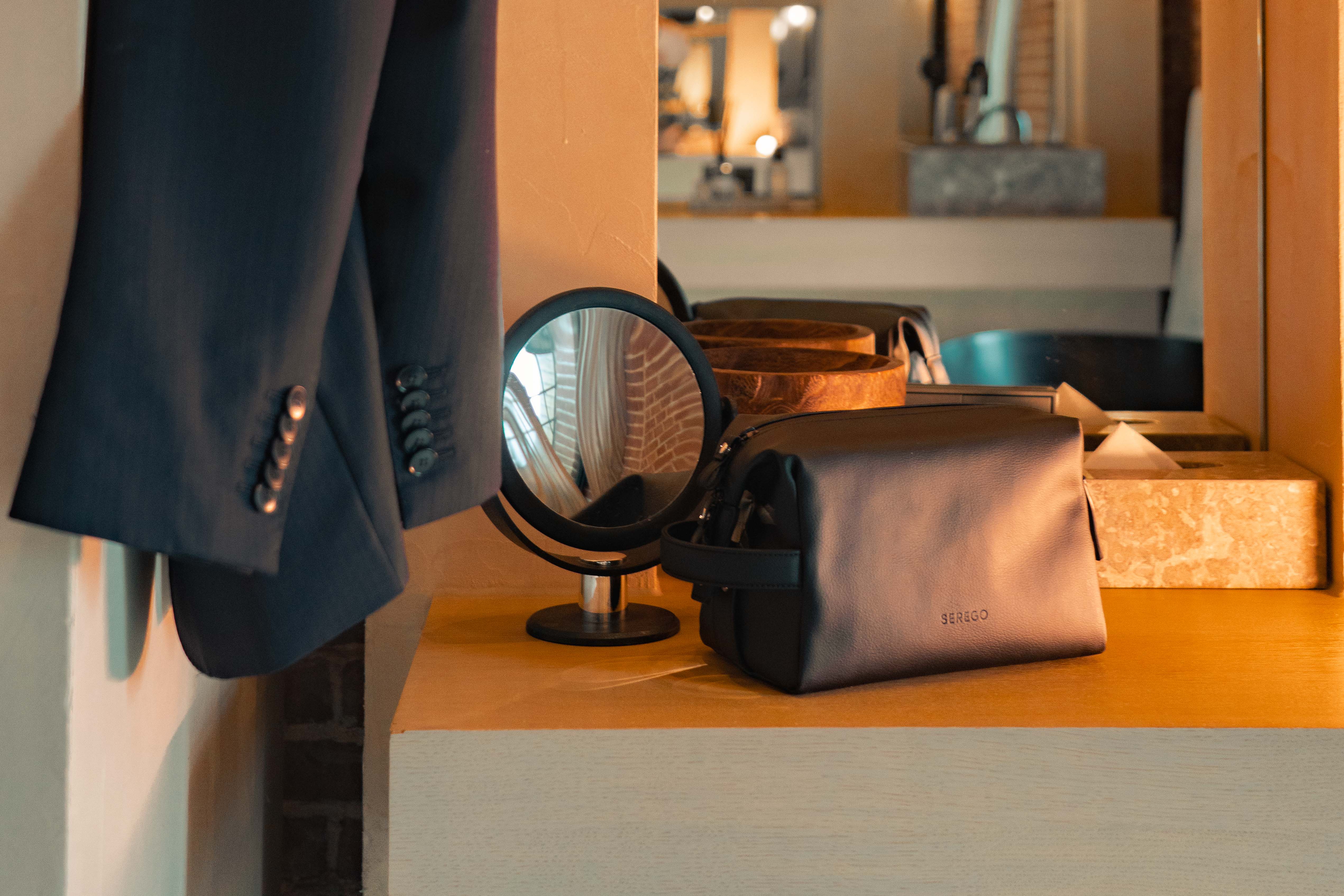 Luxury toiletry bag from SEREGO made from recycled Italian Grape Leather